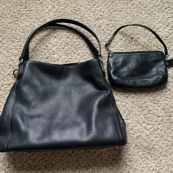 Coach shoulder bag w/ coach wristlet - Picture 3 of 7